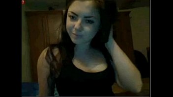 web cam teenager flashing her extraordinaire feet - mywildcamcom